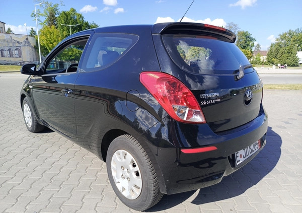 Hyundai i20 cena 17500 przebieg: 131000, rok produkcji 2012 z Zawiercie małe 172